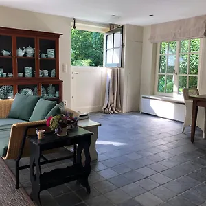 - Voor Als U Er Even Uit Wil, Gaat Renoveren, Verhuizen Of Als Tijdelijke Office Schilde